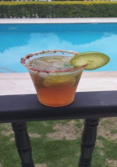 Limonada de Panela refrescante servida en vaso